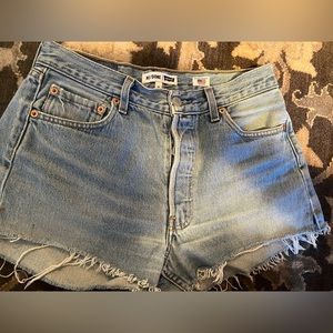 RE/DONE reconstructed Levi’s light denim cut-off short